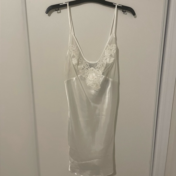 Vintage Marilyn Monroe Satin Bridal Nightgown Set - Picture 3 of 5